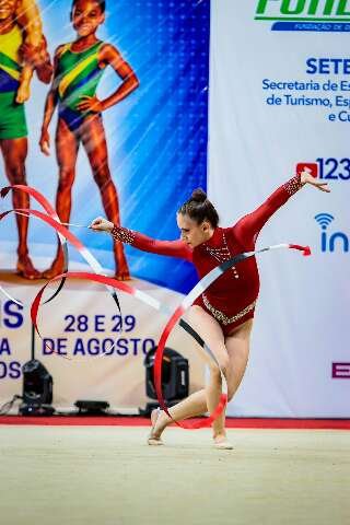 Bazar arrecada recursos para levar 11 atletas de MS à competição de ginástica