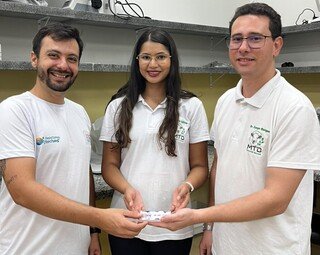Produto desenvolvido em MS busca controlar moscas dos bovinos com nanotecnologia