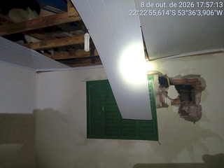Vendaval destelha cerca de 40 casas e deixa famílias desabrigadas Vendaval destelha cerca de 40 casas e deixa famílias desabrigadas