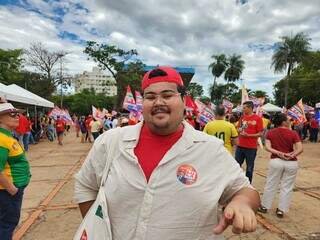 Apoiadores de Lula fazem passeata pela Afonso Pena em Campo Grande