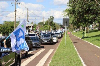 Em carreata pela Afonso Pena, Riedel mira indecisos até o último minuto
