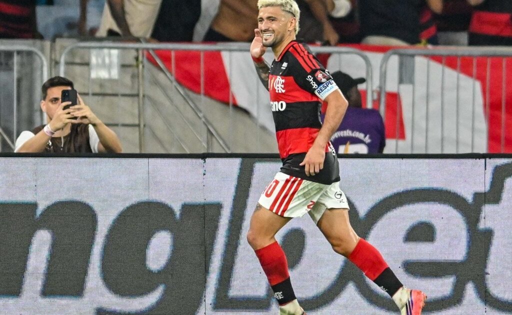 Flamengo dispara no Brasileirão e amplia favoritismo sobre o Palmeiras
