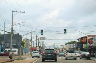 Aos 40 km/h, onda verde reduz paradas em 18 vias da Capital