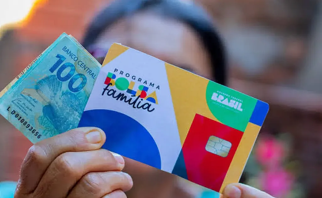 Governo antecipa Bolsa Família reajustado a menos de uma semana do segundo turno das eleições