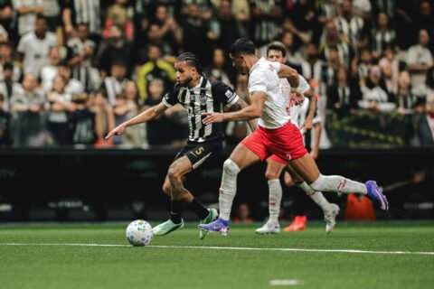 Bernard marca e Atlético-MG vence Bragantino por 1 a 0
