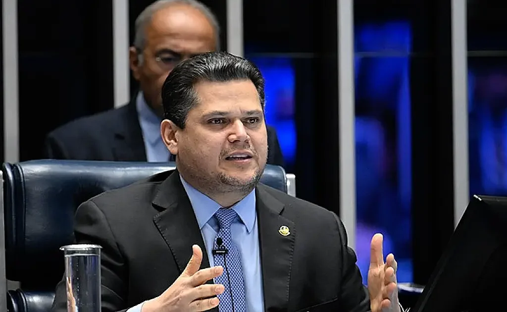 Impasse no PT leva Alcolumbre a adiar votação da PEC da Segurança