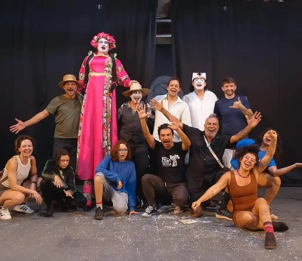Sábado tem feiras, música e teatro na programação cultural